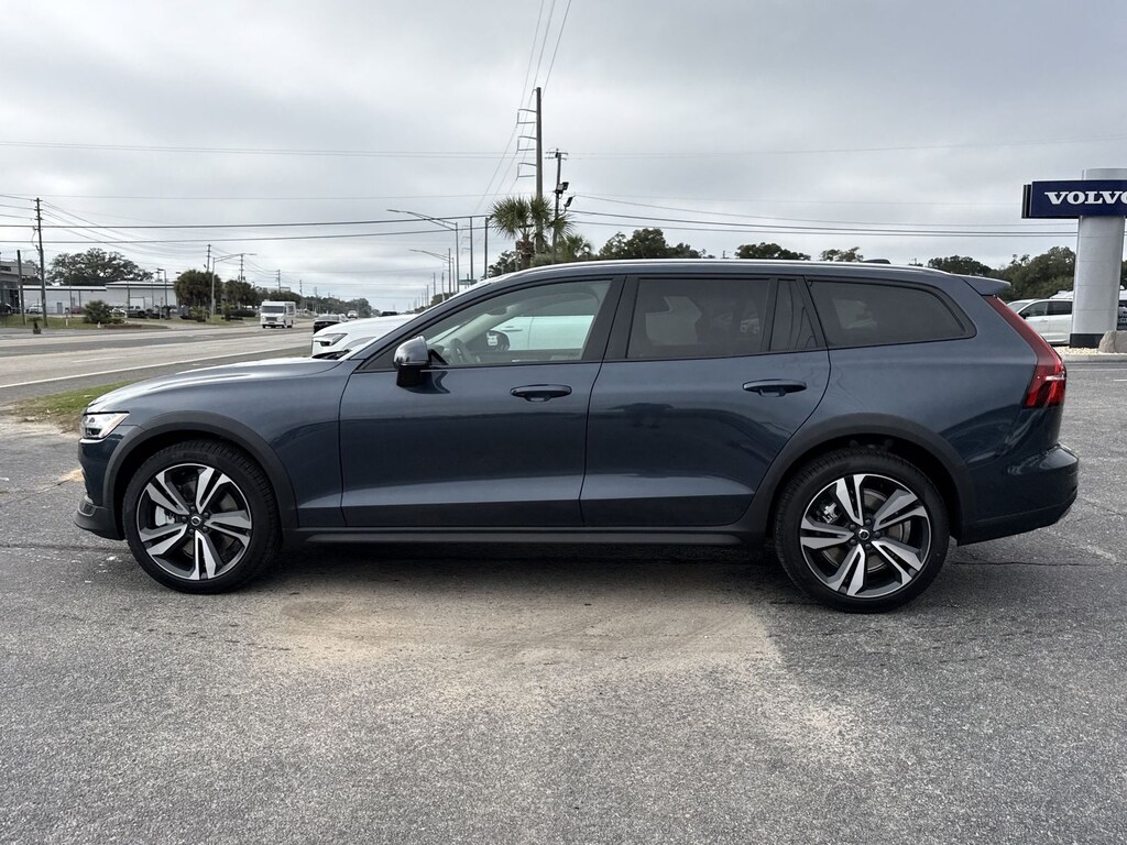 New 2026 Volvo V60 Cross Country B5 Plus Wagon