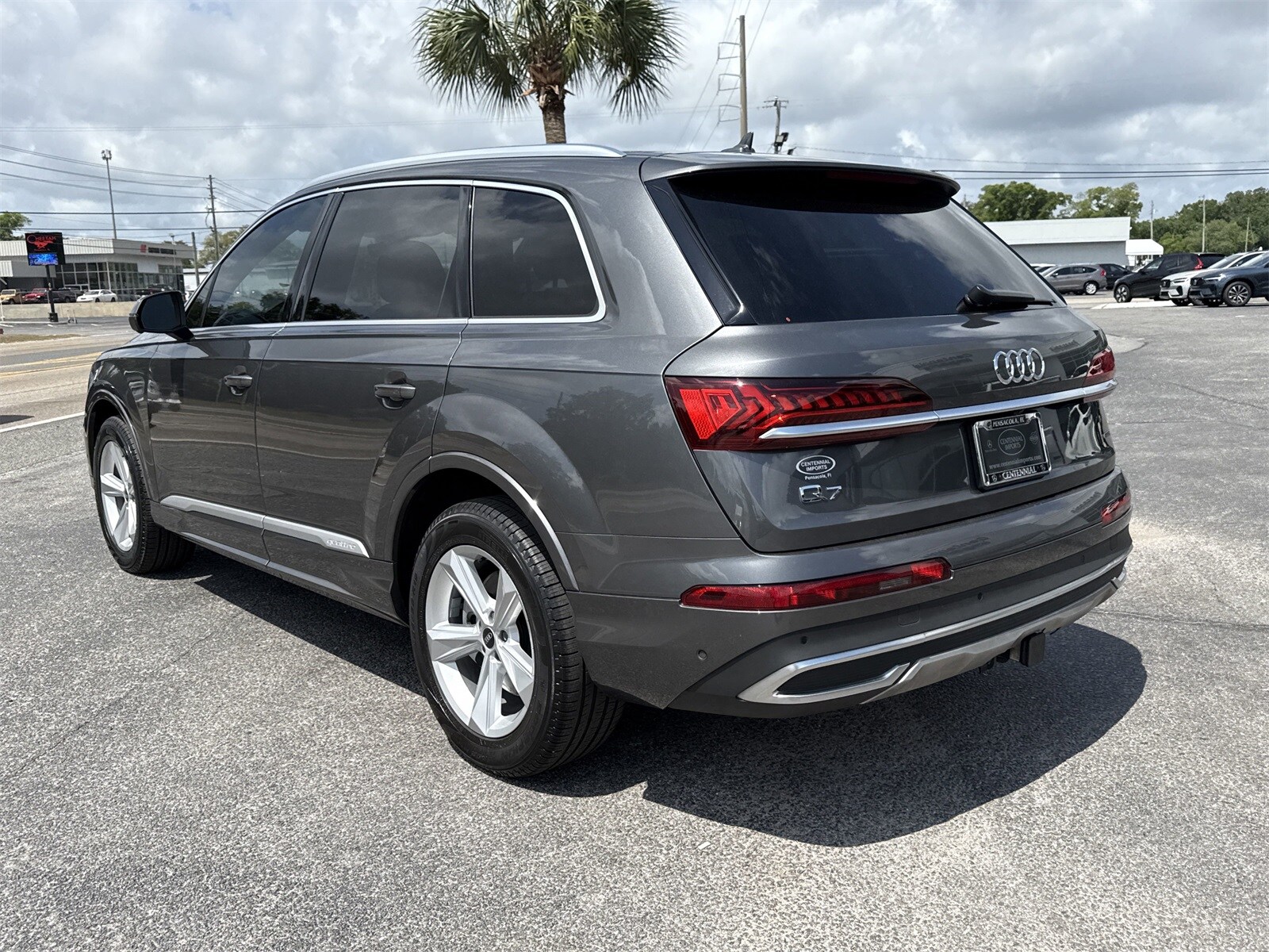 2021 Audi Q7 55 Premium photo 3
