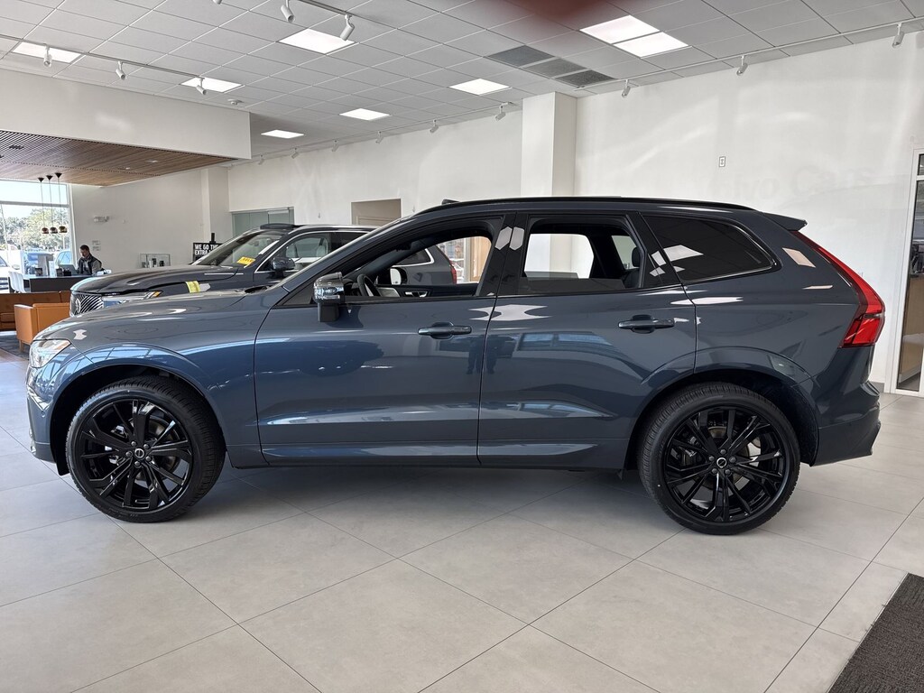 New 2026 Volvo XC60 B5 Ultra Black Edition SUV