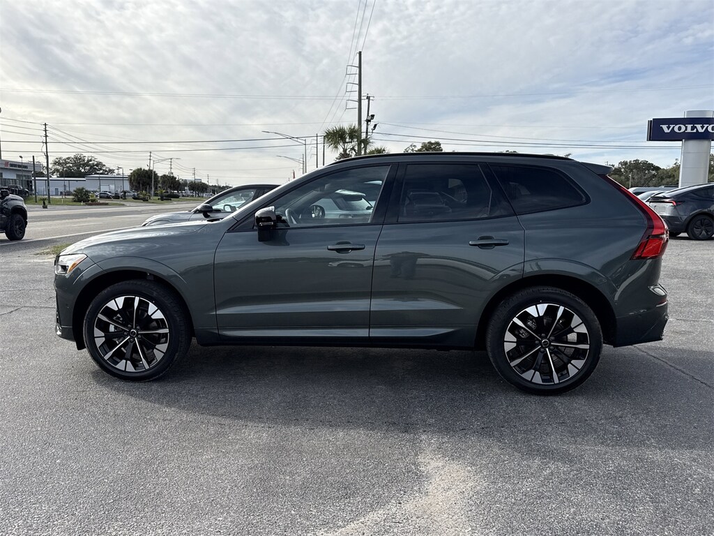 New 2026 Volvo XC60 B5 Plus SUV