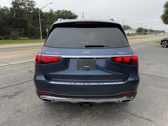 2025 Mercedes Benz GLS 450 4MATIC photo 4