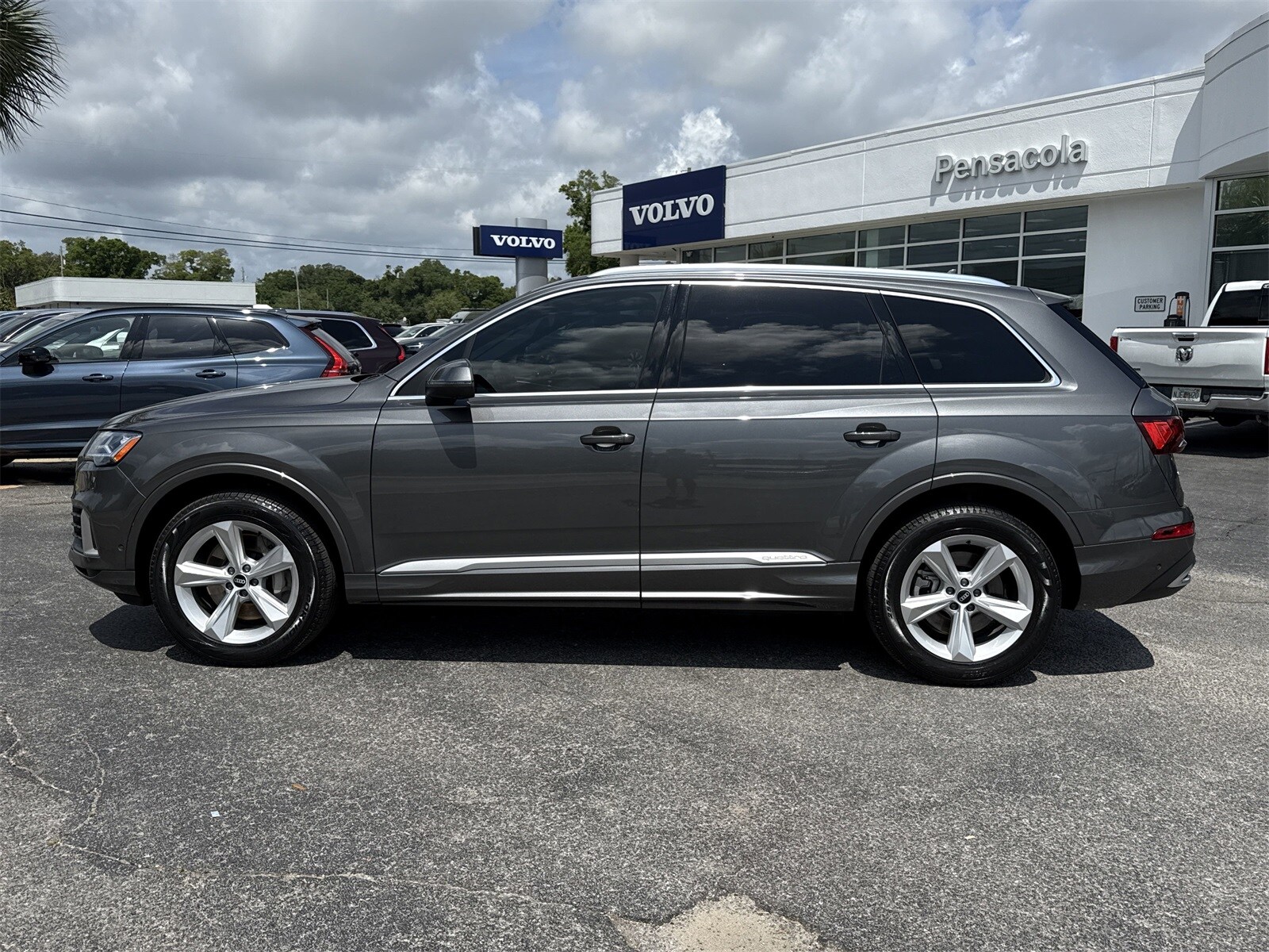 2021 Audi Q7 55 Premium photo 2