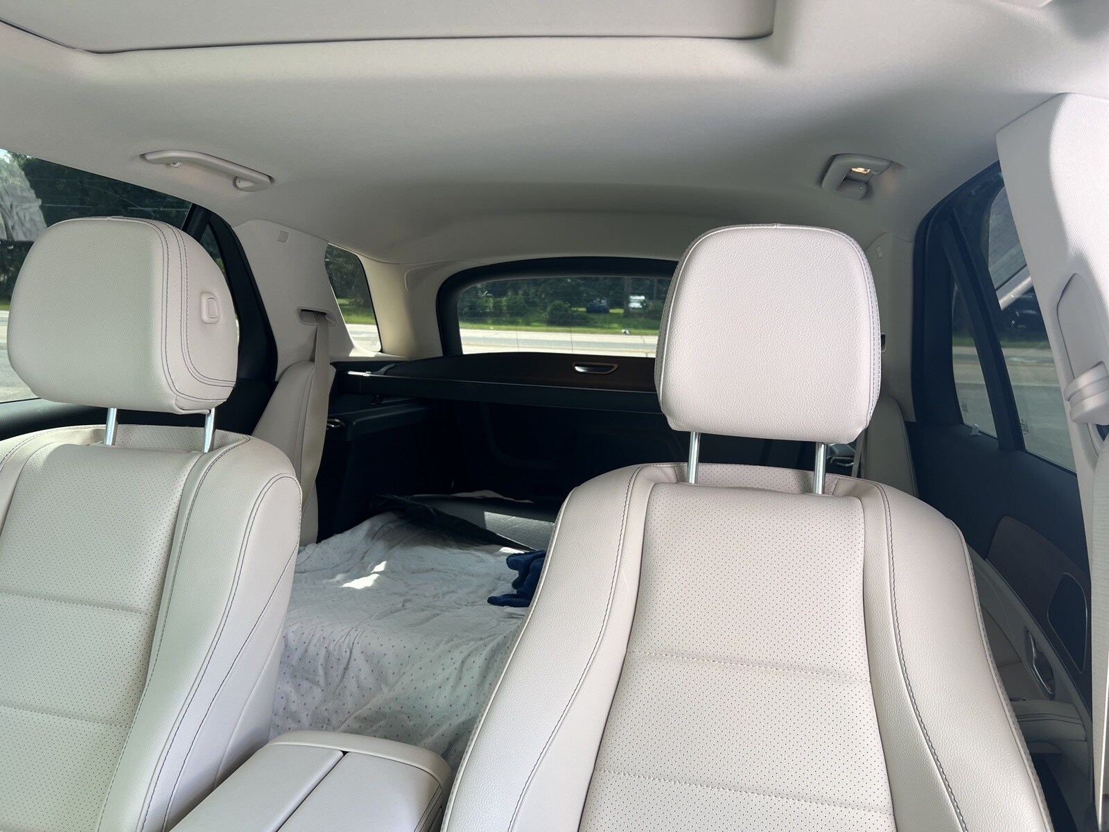 2025 Mercedes Benz GLE 350 photo 3