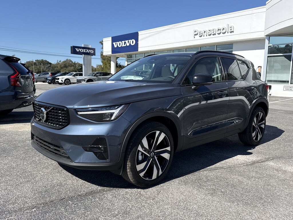 New 2026 Volvo XC40 B5 Ultra SUV