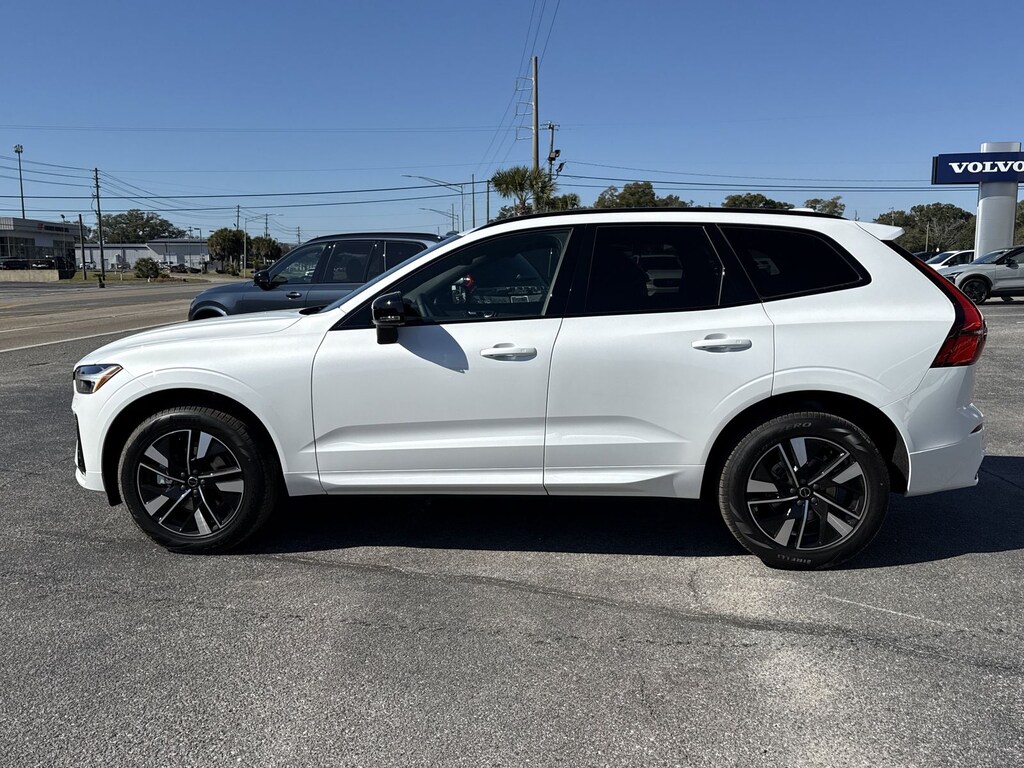 New 2026 Volvo XC60 B5 Core SUV