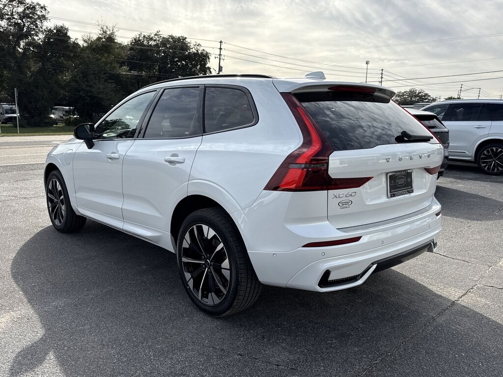 New 2026 Volvo XC60 plug-in hybrid T8 Plus SUV