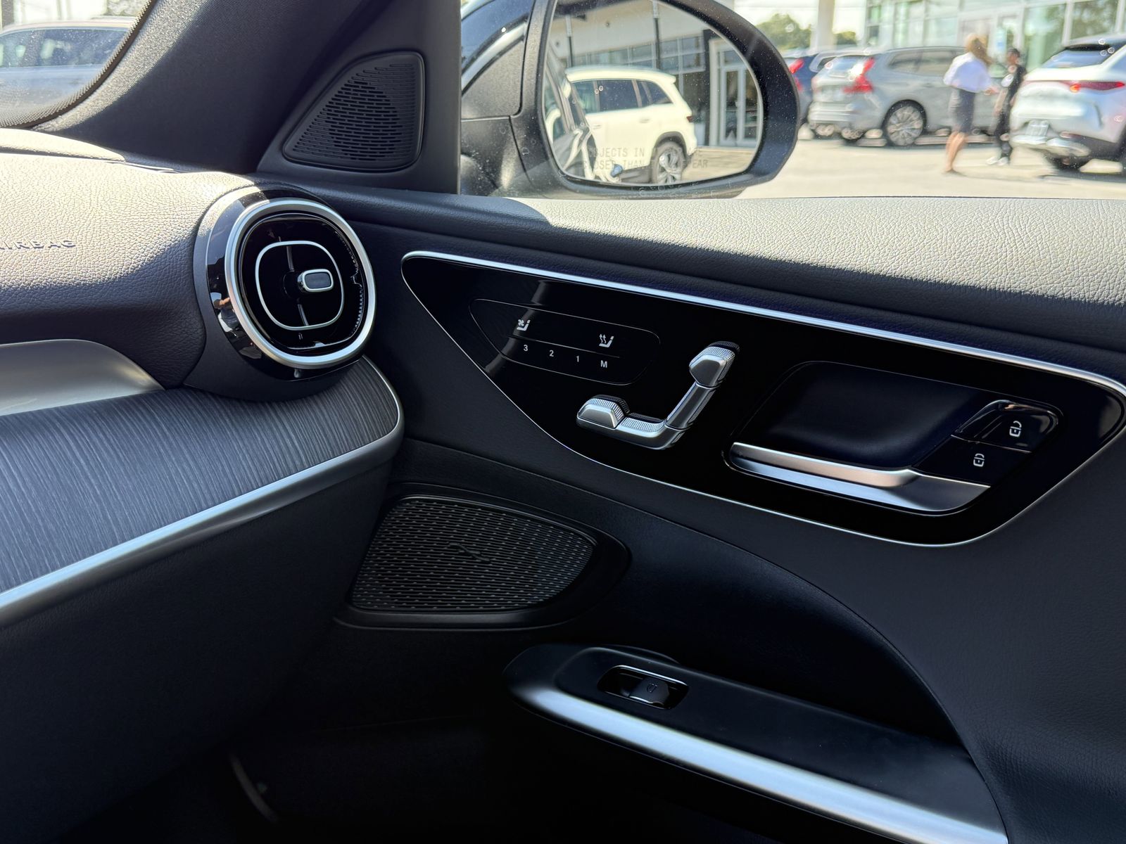 2025 Mercedes-Benz C-Class Sedan C 300 - Photo 30