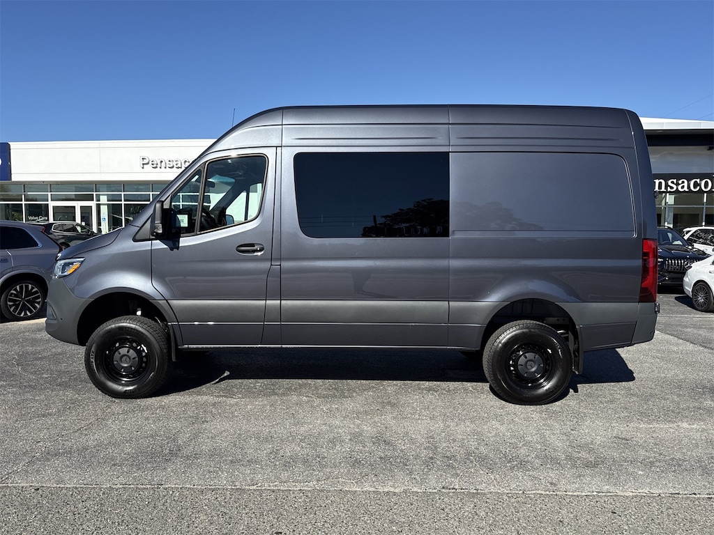 New 2025 Mercedes-Benz Sprinter 2500 Standard Roof 4-Cyl Diesel HO Van Crew Van