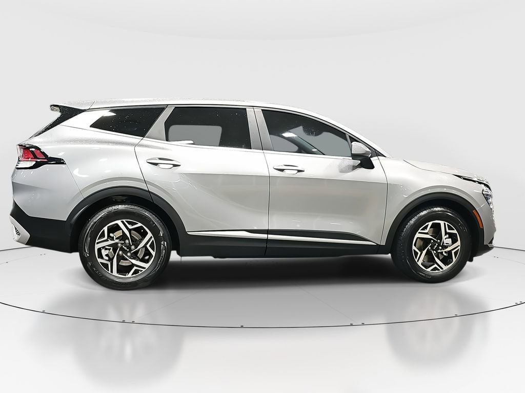 Used 2024 Kia Sportage LX SUV