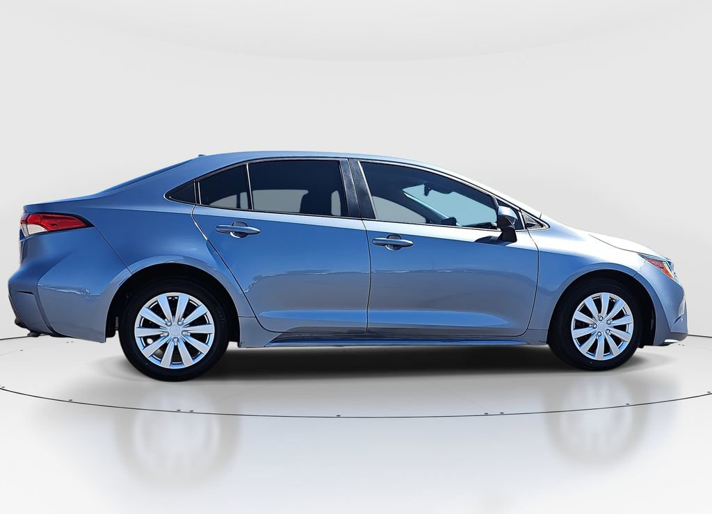 2023 Toyota Corolla LE photo 4