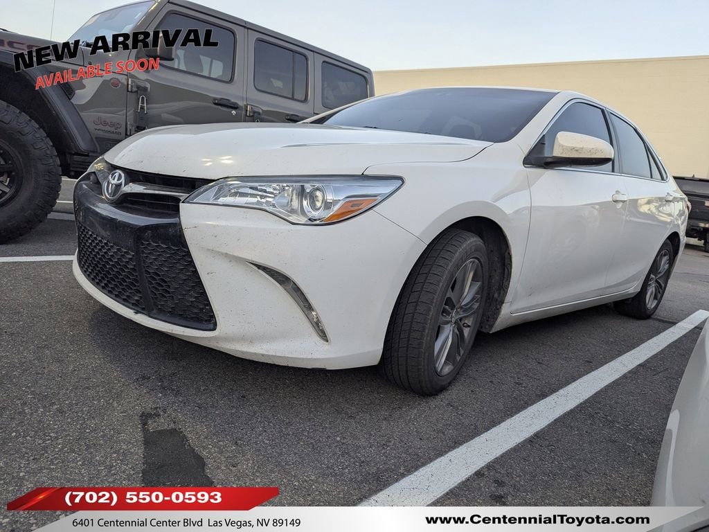 Used 2016 Toyota Camry SE Sedan