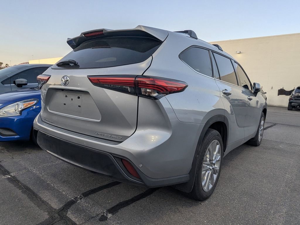 2023 Toyota Highlander Limited photo 4