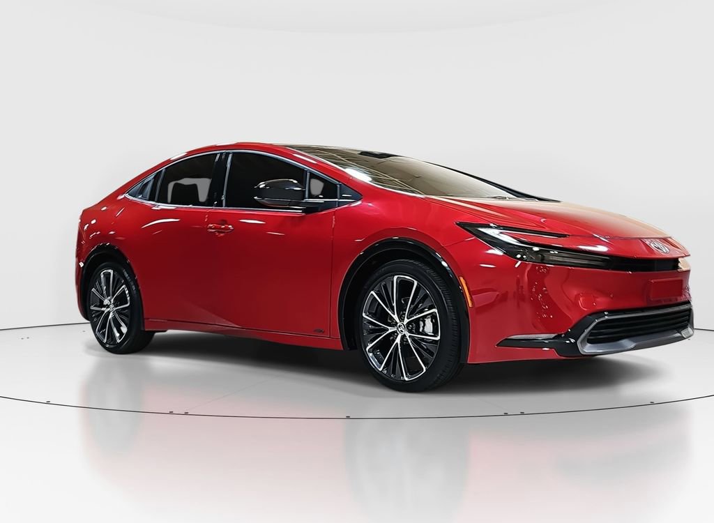 2024 Toyota Prius XLE photo 3
