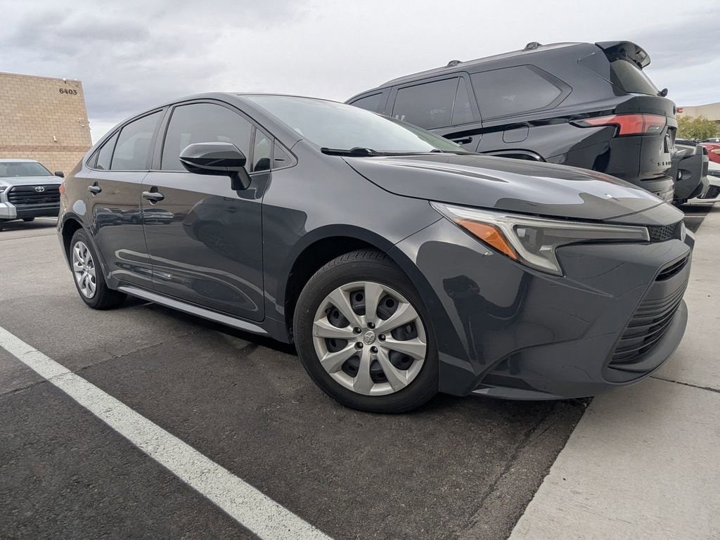 Used 2023 Toyota Corolla LE with VIN JTDBCMFE4P3010386 for sale in Northfield, Minnesota