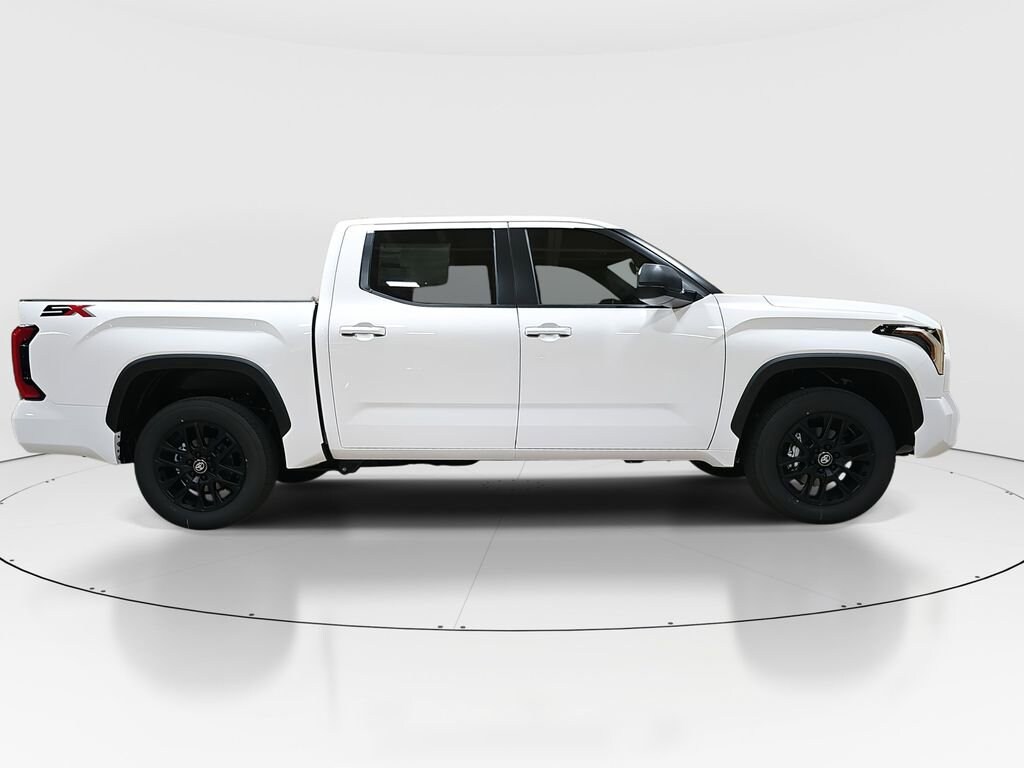2026 Toyota Tundra SR5 CrewMax photo 4