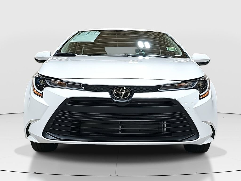2026 Toyota Corolla LE photo 2