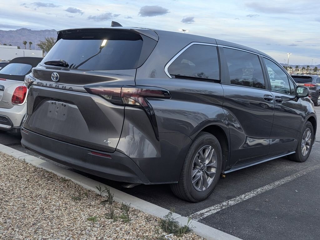 Used 2025 Toyota Sienna LE 8 Passenger Van Passenger Van