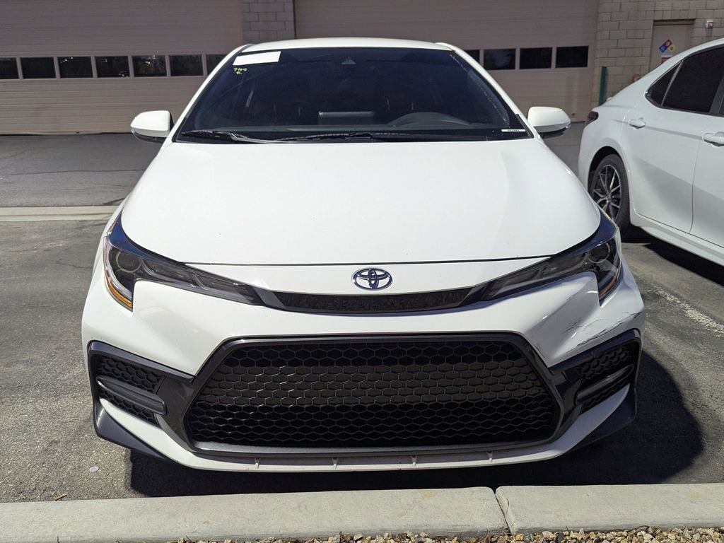 2022 Toyota Corolla SE photo 2