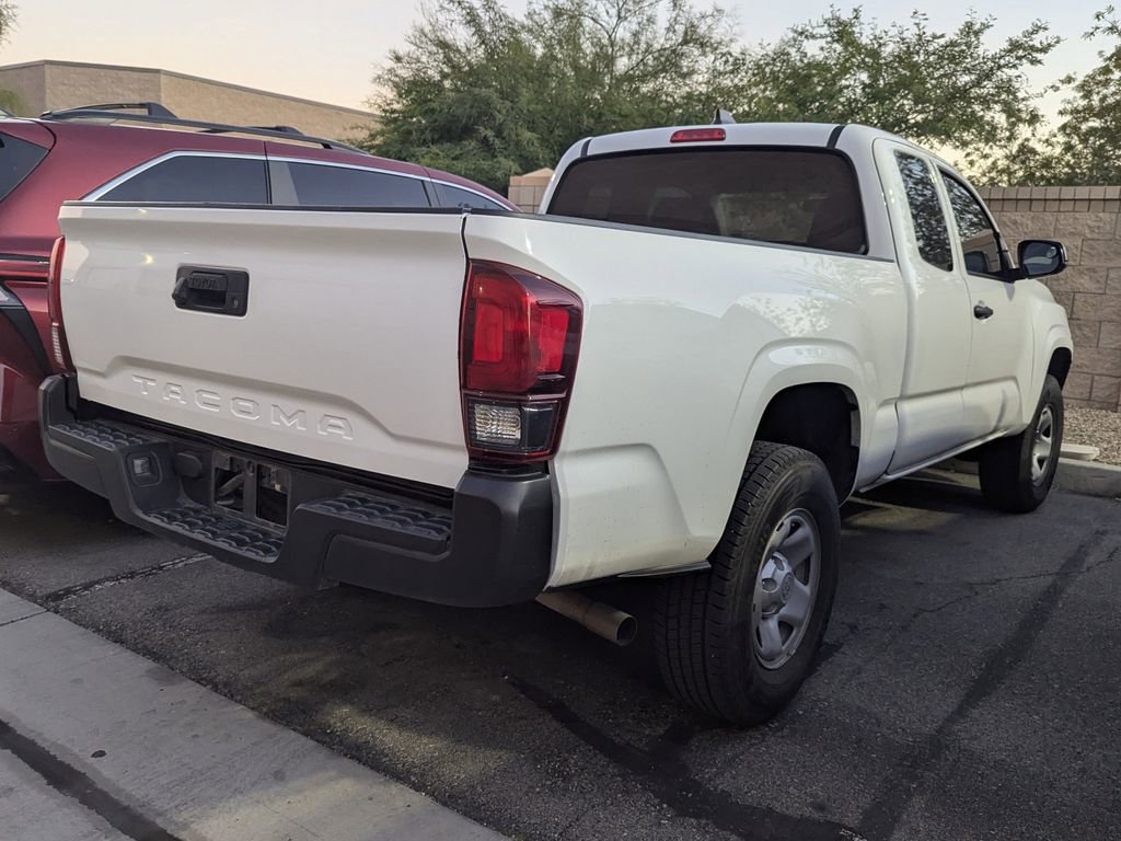 2022 Toyota Tacoma SR photo 4