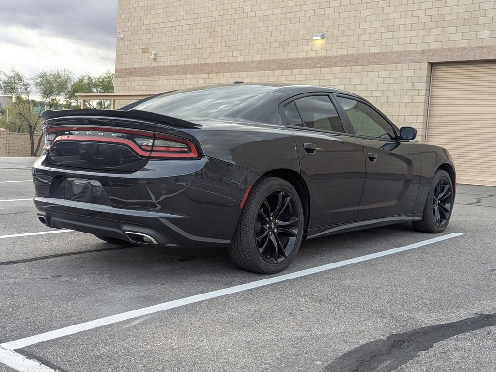 2018 Dodge Charger SXT photo 4