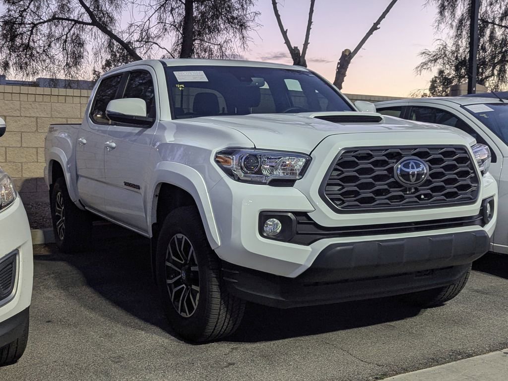 2023 Toyota Tacoma TRD Sport V6 photo 3