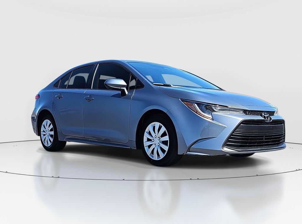 2023 Toyota Corolla LE photo 3