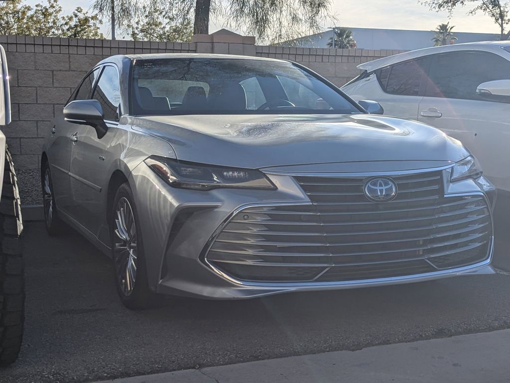 2021 Toyota Avalon Hybrid Limited photo 3