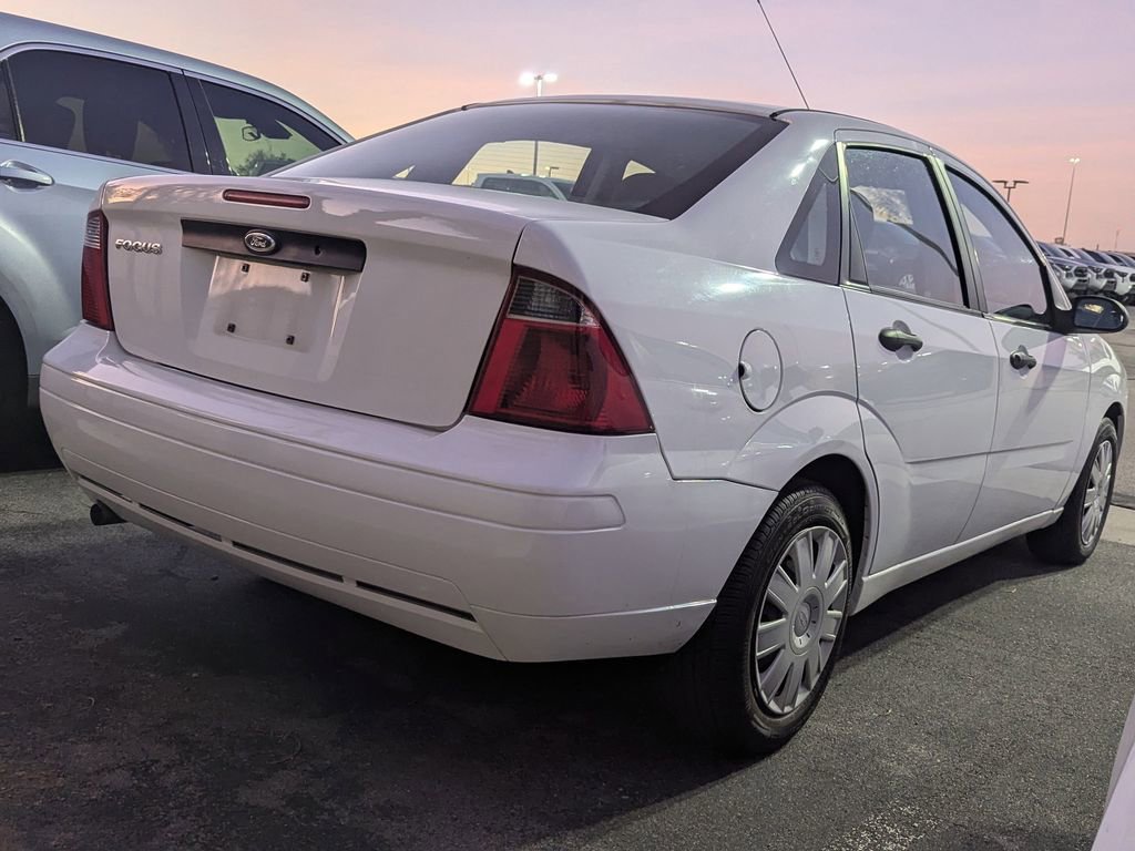 2007 Ford Focus S photo 4