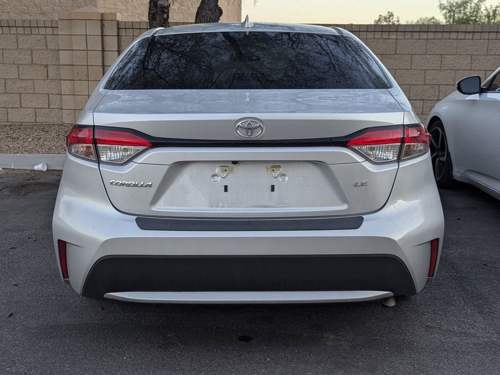 2020 Toyota Corolla LE photo 2