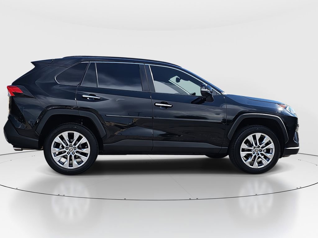 2021 Toyota RAV4 Limited photo 4