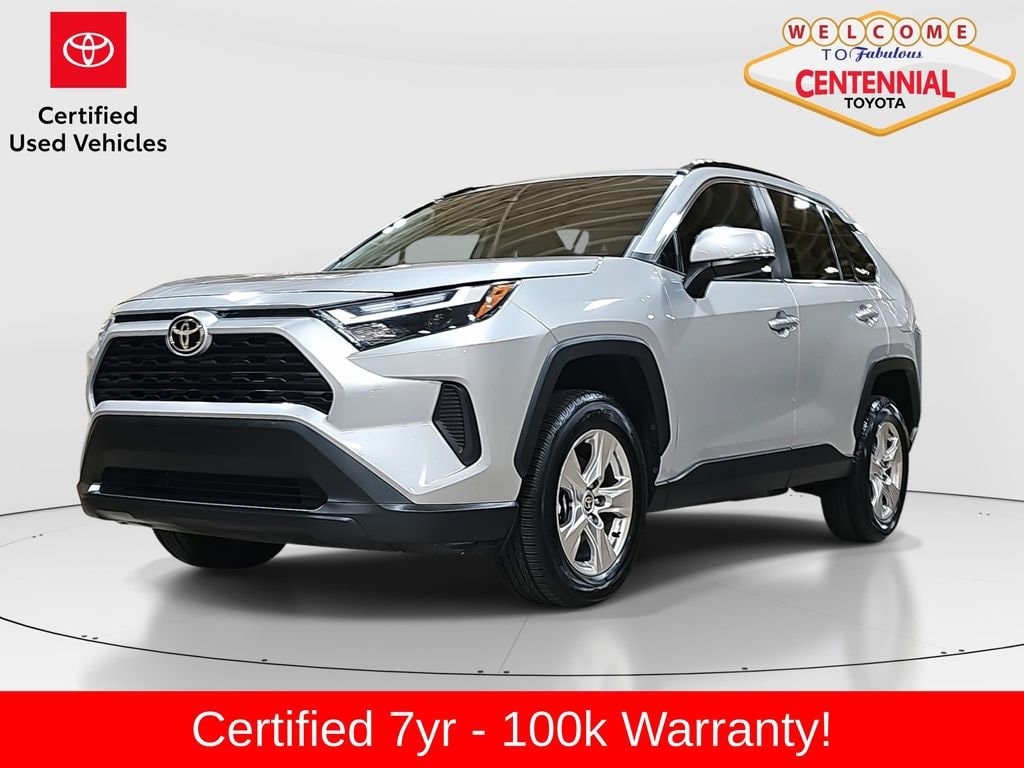 2022 Toyota RAV4 XLE's photo