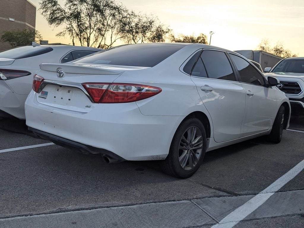 Used 2016 Toyota Camry SE Sedan