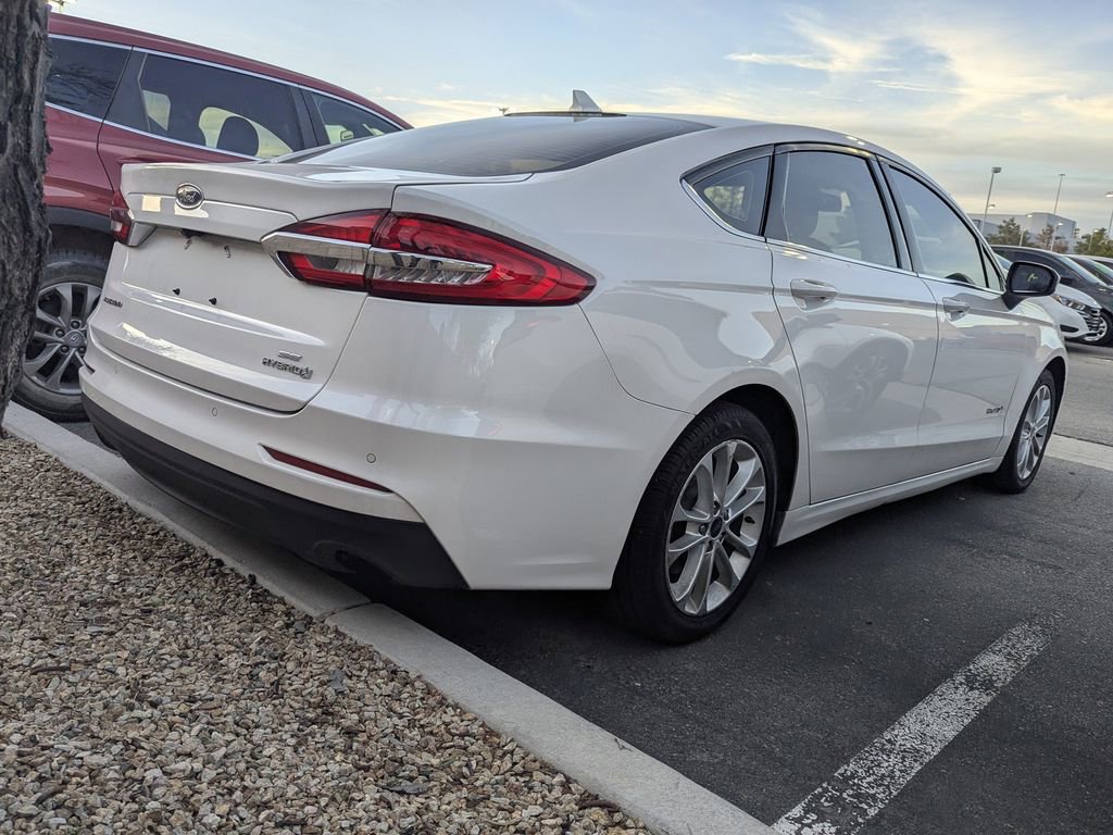 2019 Ford Fusion Hybrid SE photo 4