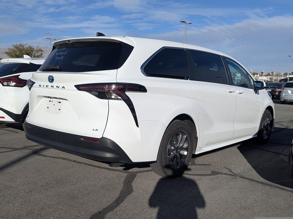 Used 2025 Toyota Sienna LE 8 Passenger Van Passenger Van