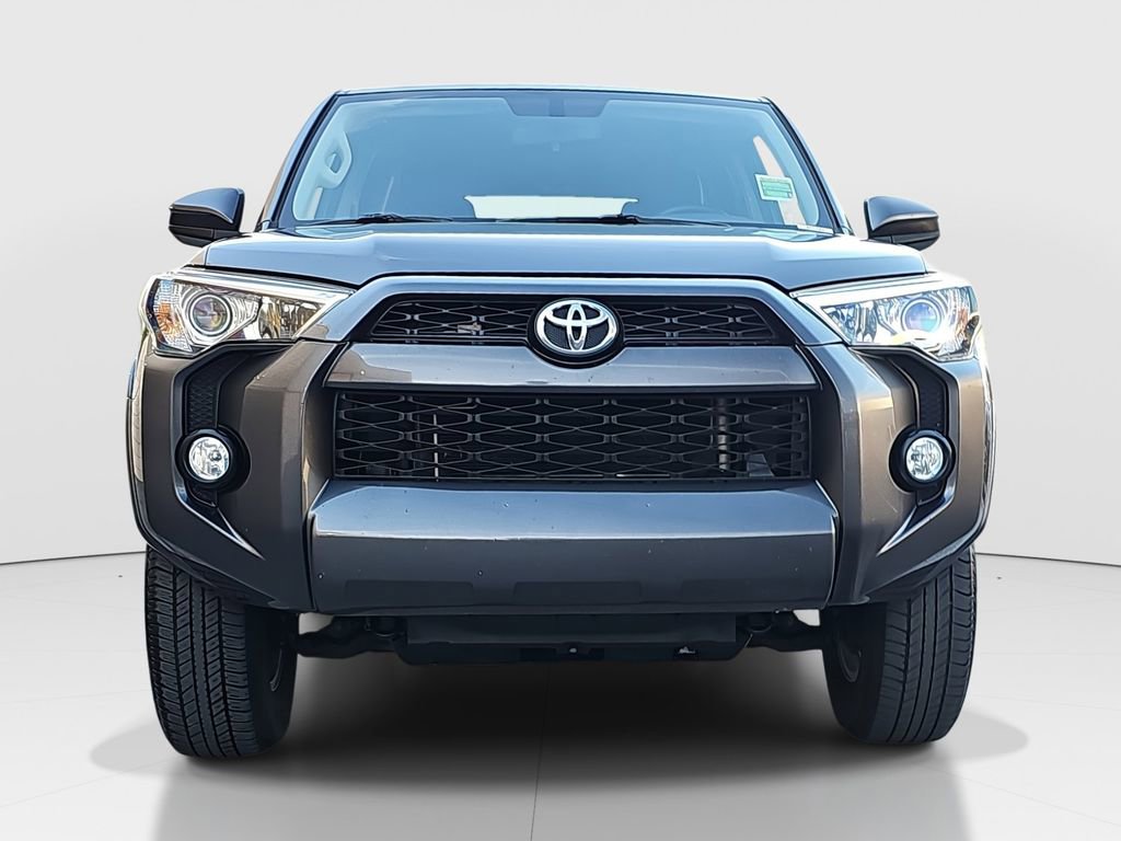 2018 Toyota 4Runner SR5 photo 2