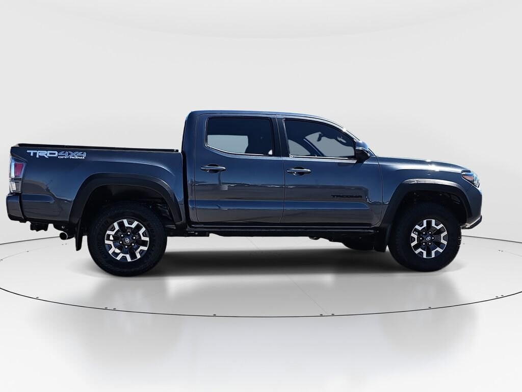 2023 Toyota Tacoma TRD V6 photo 4