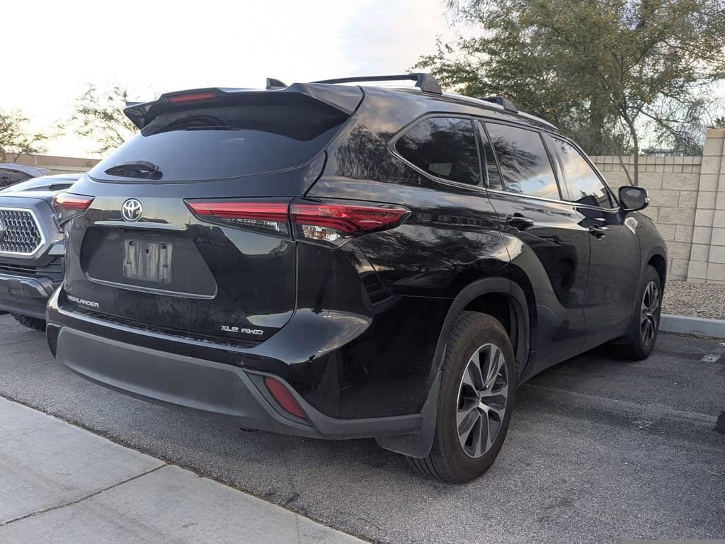 Used 2021 Toyota Highlander XLE SUV