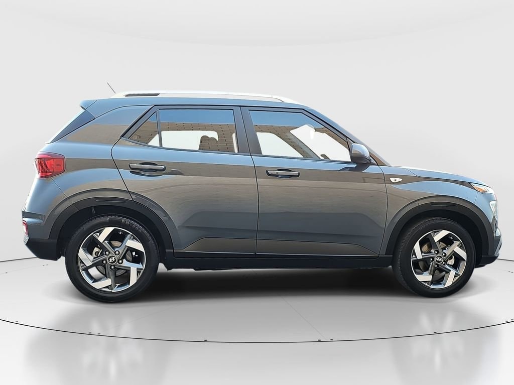 Used 2024 Hyundai Venue SEL SUV