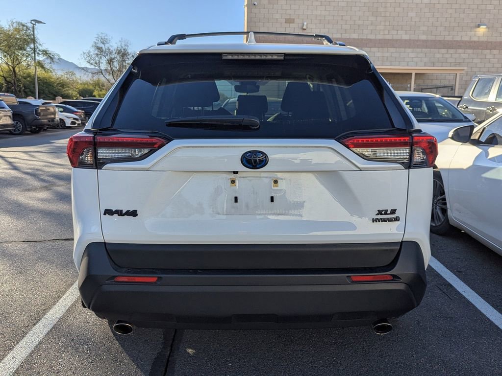 2024 Toyota RAV4 Hybrid XLE photo 4