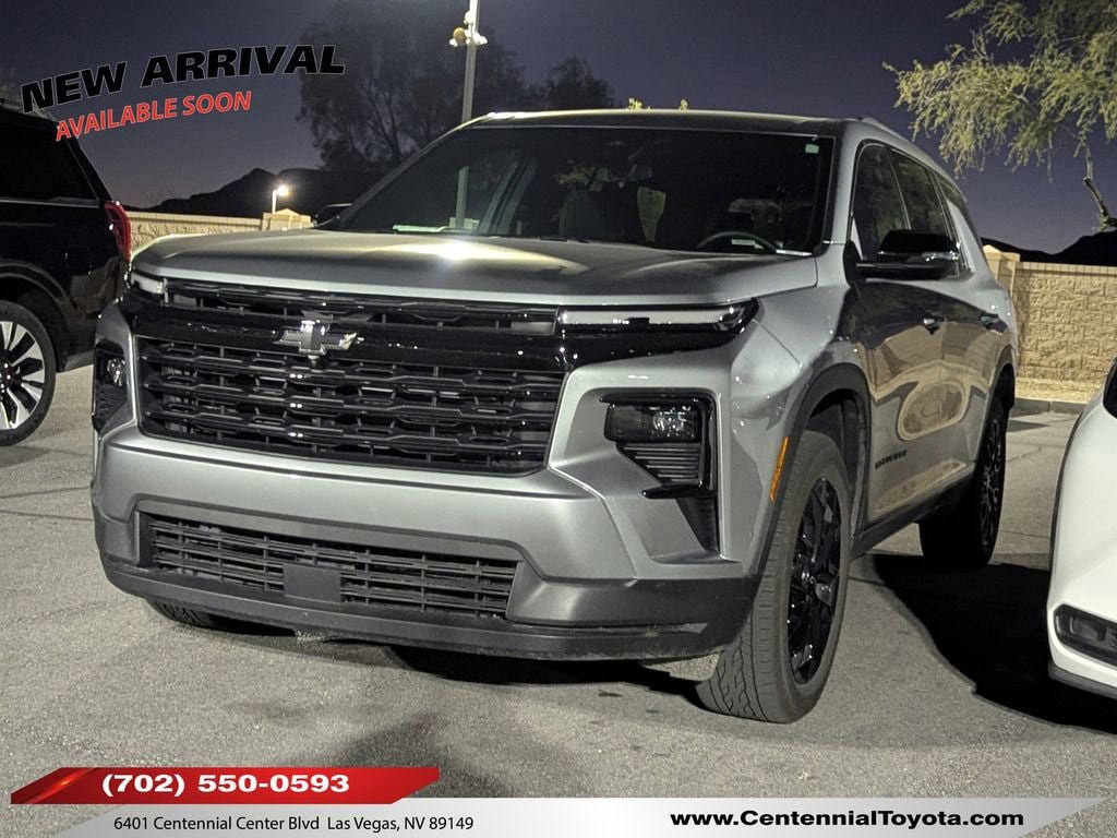 Used 2025 Chevrolet Traverse LT SUV