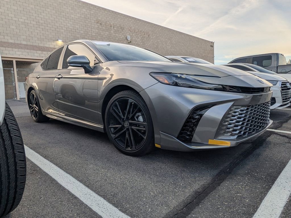 2025 Toyota Camry SE photo 3