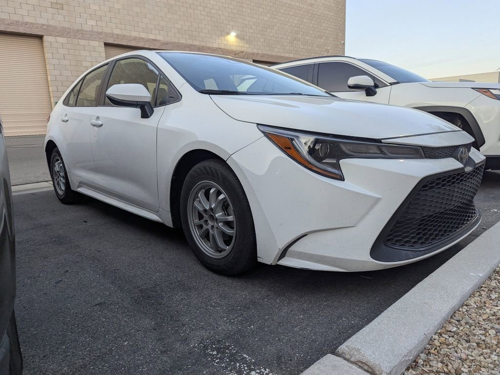 2022 Toyota Corolla Hybrid LE photo 3