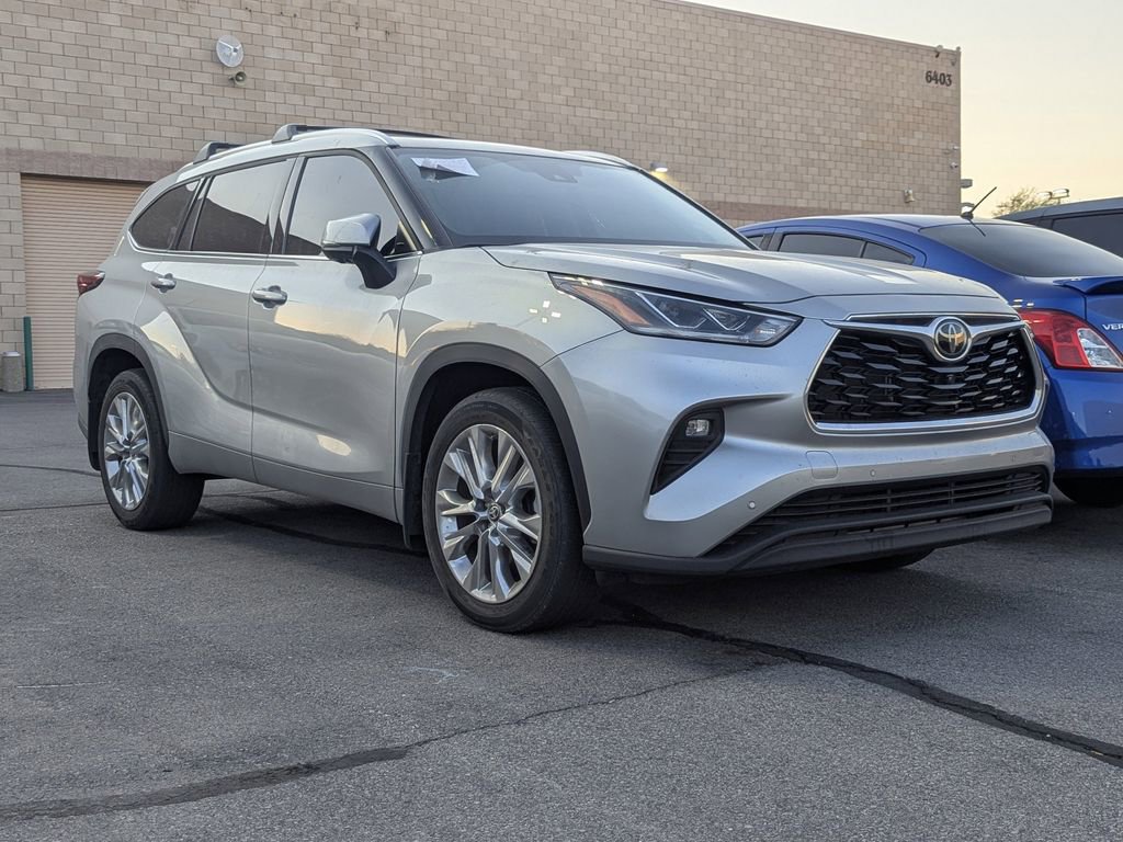2023 Toyota Highlander Limited photo 3
