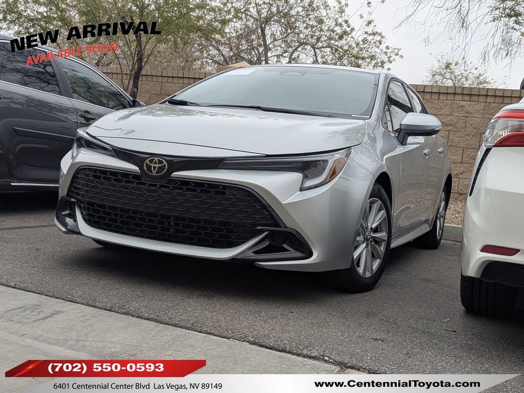 2024 Toyota Corolla Hatchback SE's photo