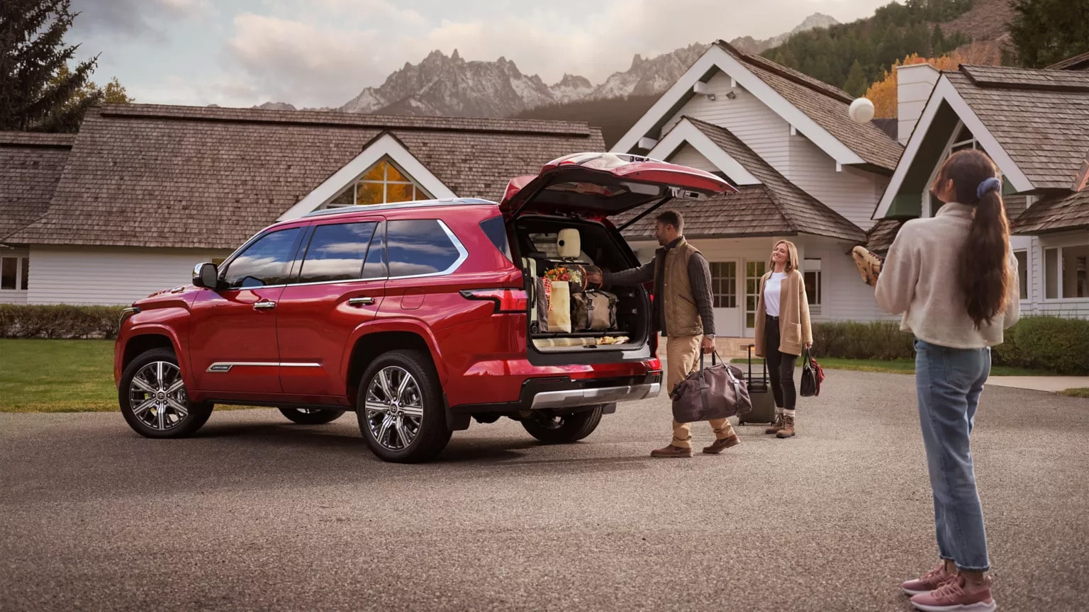 2023_Toyota_Sequoia_Loading.jpg