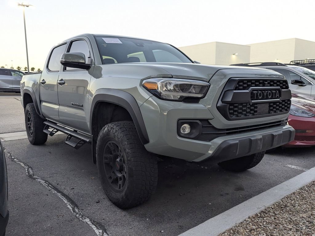 2023 Toyota Tacoma TRD V6 photo 3