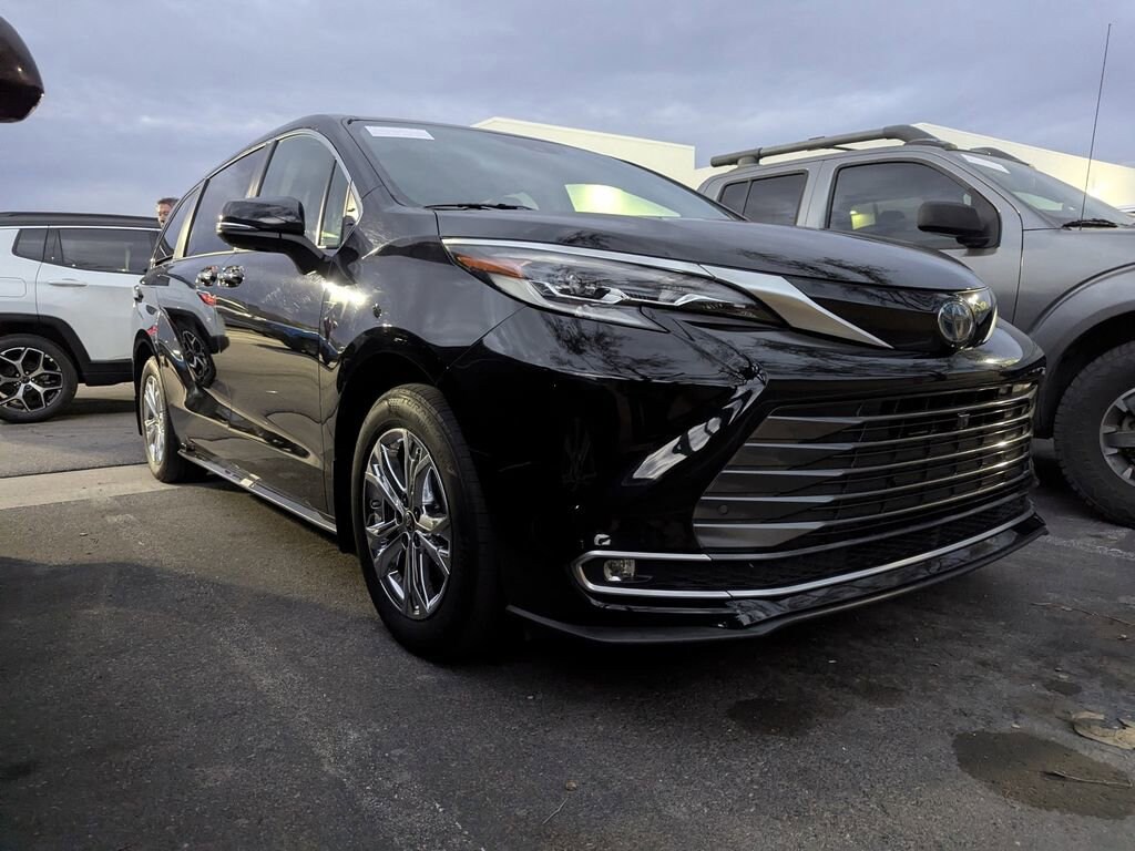 Certified 2022 Toyota Sienna Platinum 7 Passenger Van Passenger Van
