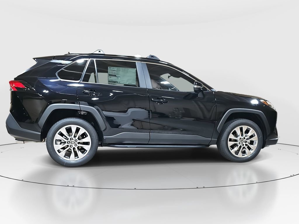 2025 Toyota RAV4 XLE Premium photo 4