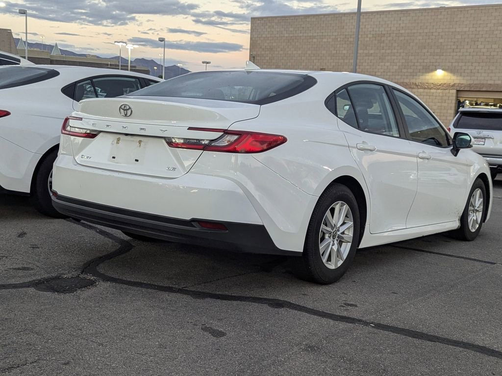 2025 Toyota Camry LE photo 4