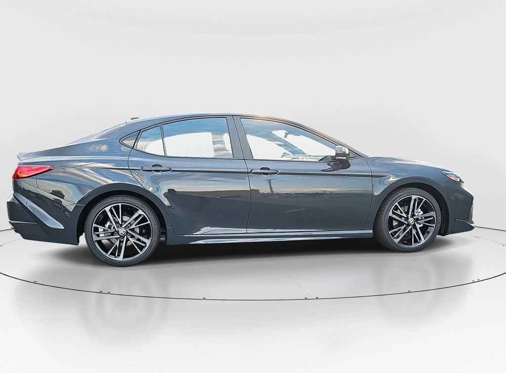 2025 Toyota Camry XSE photo 4